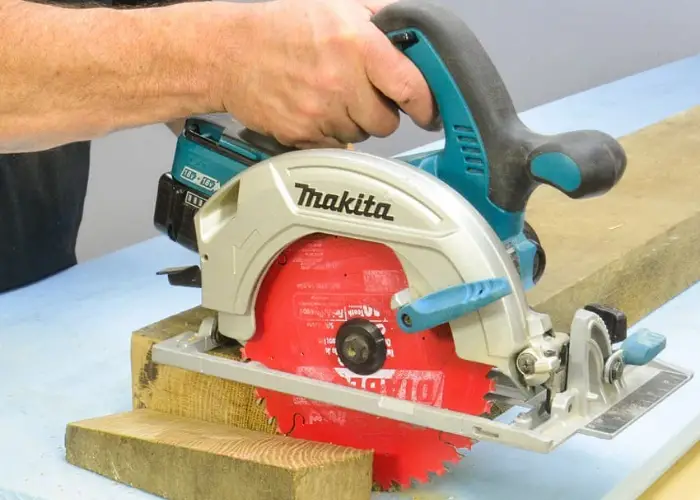 Can I use a smaller blade on my circular saw
