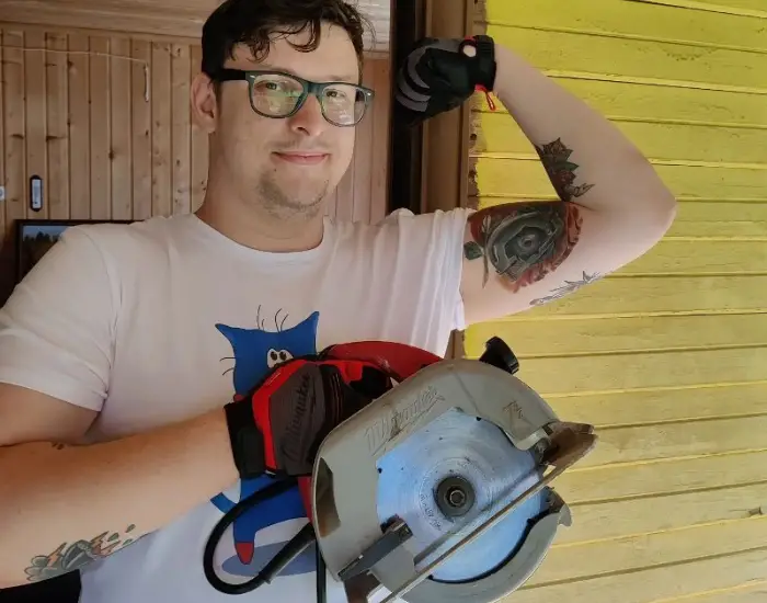 How Much Does A Circular Saw Weight