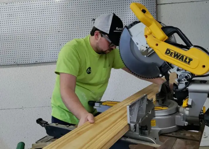 Miter Saw Not Cutting Straight