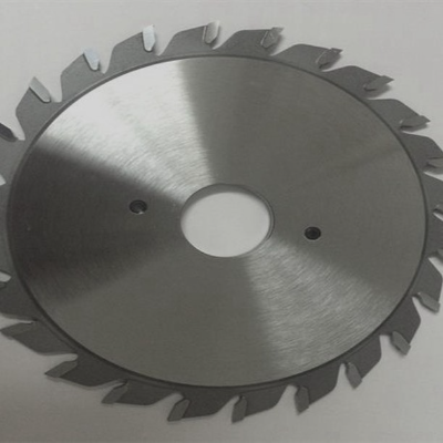 What could be causing your circular saw blade not to spin